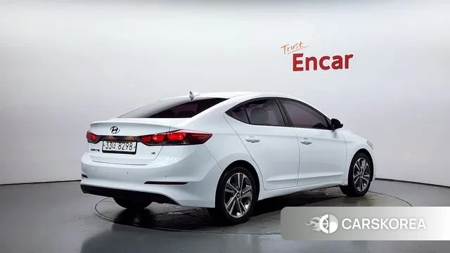 Hyundai Avante AD id 3090983 из Кореи 12