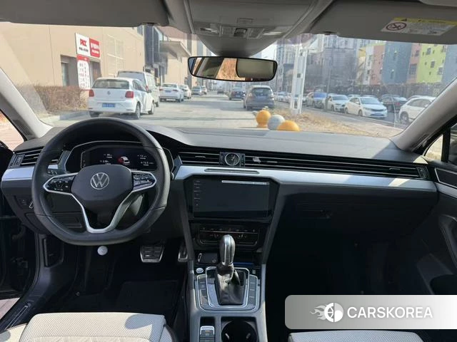 Volkswagen Magotan 2025 Черный из Китая, фото 2