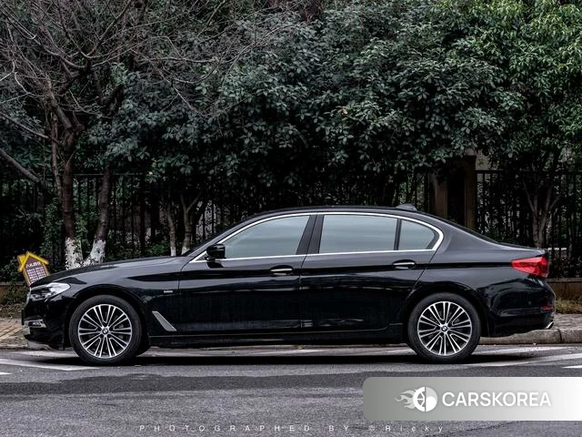 BMW 5 series 2018 Черный из Китая, фото 3