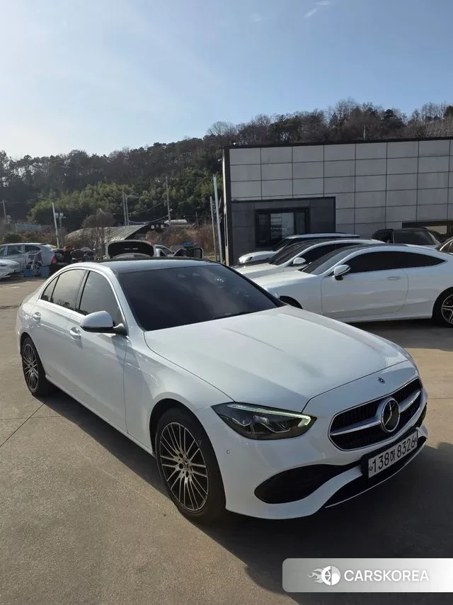 Mercedes-Benz C-Class W206 2022 Белый из Кореи, фото 2