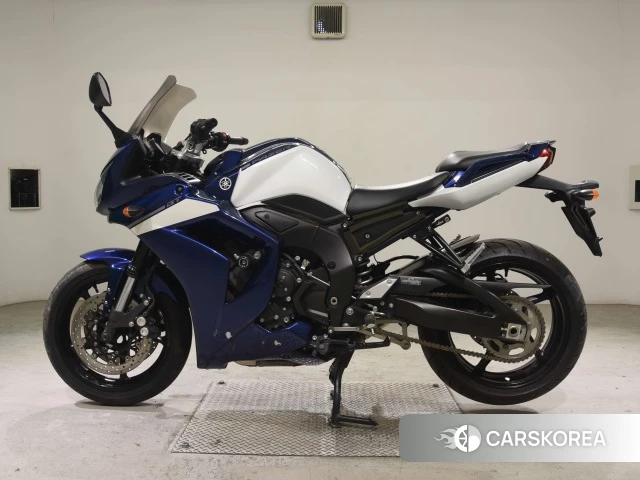 Проданный Yamaha FZ1 FEATHER 2012 из Японии, фото 2