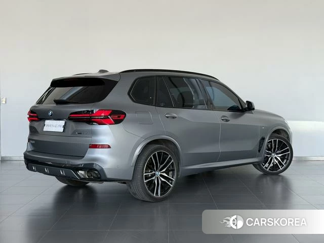 BMW X5 2025 Темно-серый из Китая, фото 3