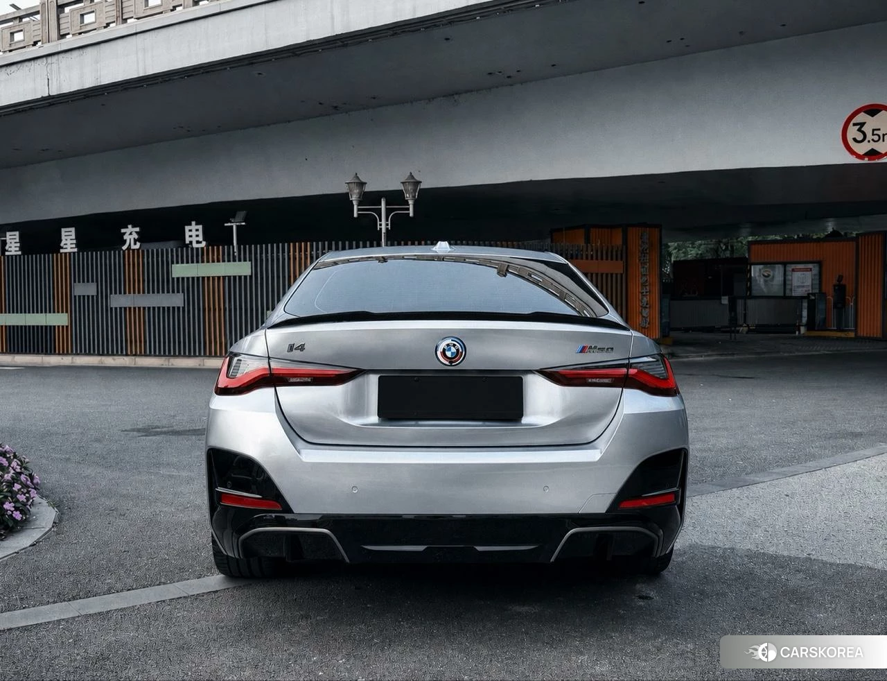 BMW i4 2022 Серебристо-серый из Китая, фото 2