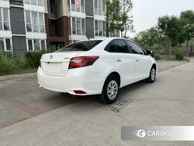 Toyota Vios 2023 Белый из Китая, фото 2
