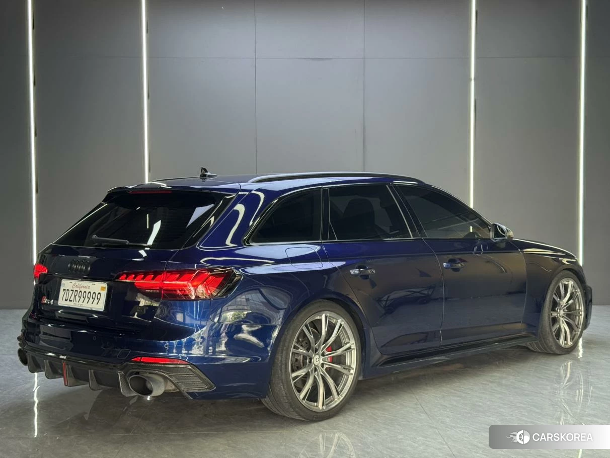 Audi RS 4 2020 Синий из Китая, фото 3