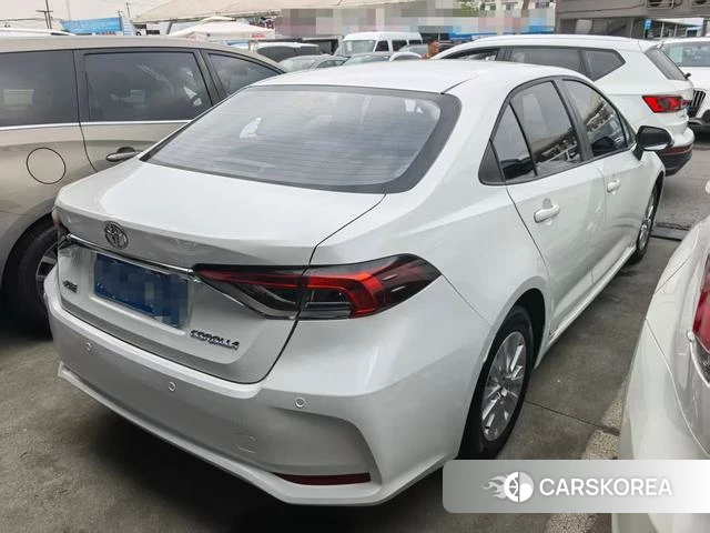 Toyota Corolla 2023 Белый из Китая, фото 2