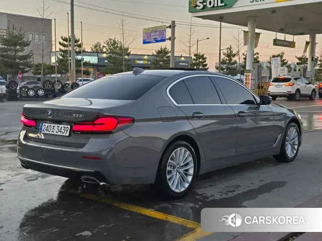 BMW 5 Series (G30) id 3448117 из Кореи 12