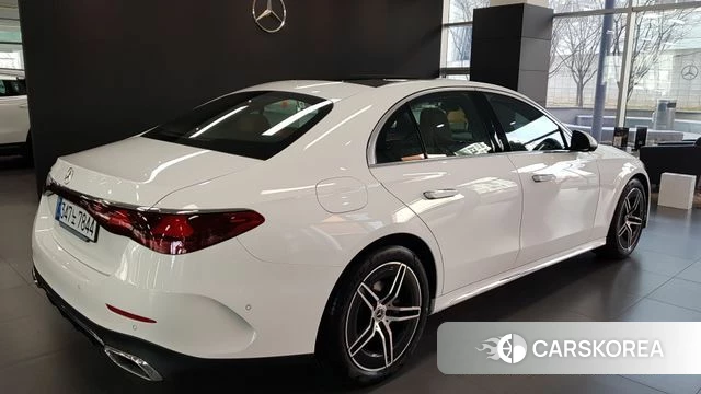 Mercedes-Benz E-Class W214 id 3817205 из Кореи 9