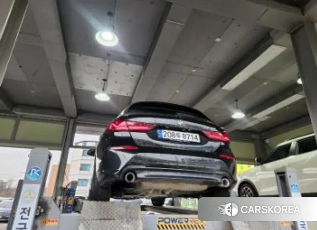 BMW 1 Series (F40) 2024 Черный из Кореи, фото 2