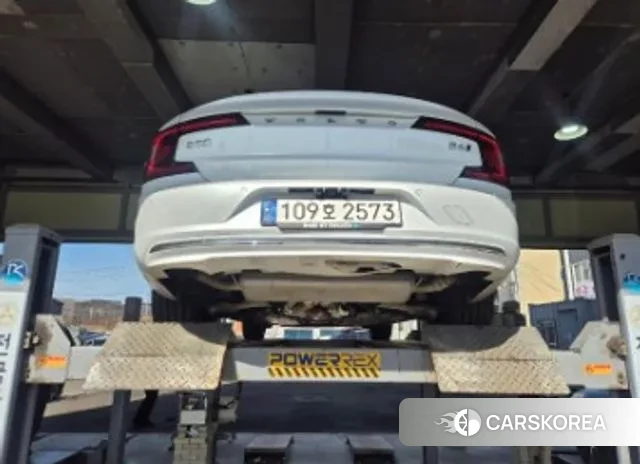 Volvo S90 2022 Белый из Кореи, фото 2