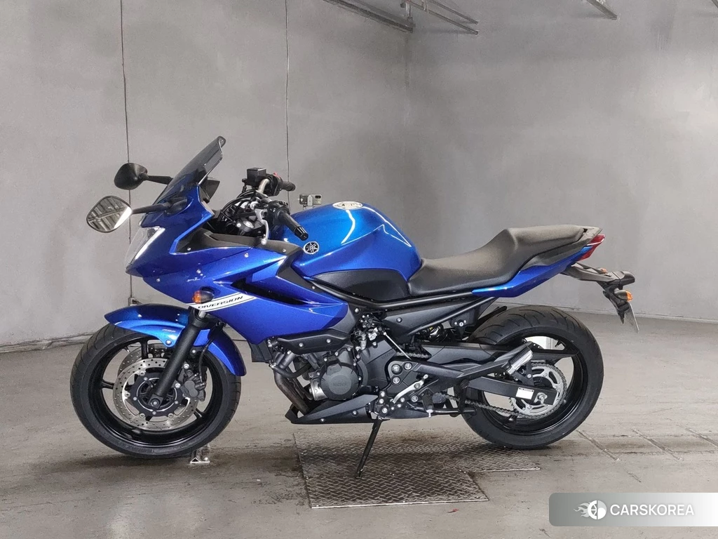 Проданный Yamaha XJ6 DIVERSION 2011 из Японии, фото 2