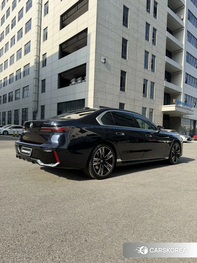 BMW 7 series 2024 Черный из Китая, фото 2
