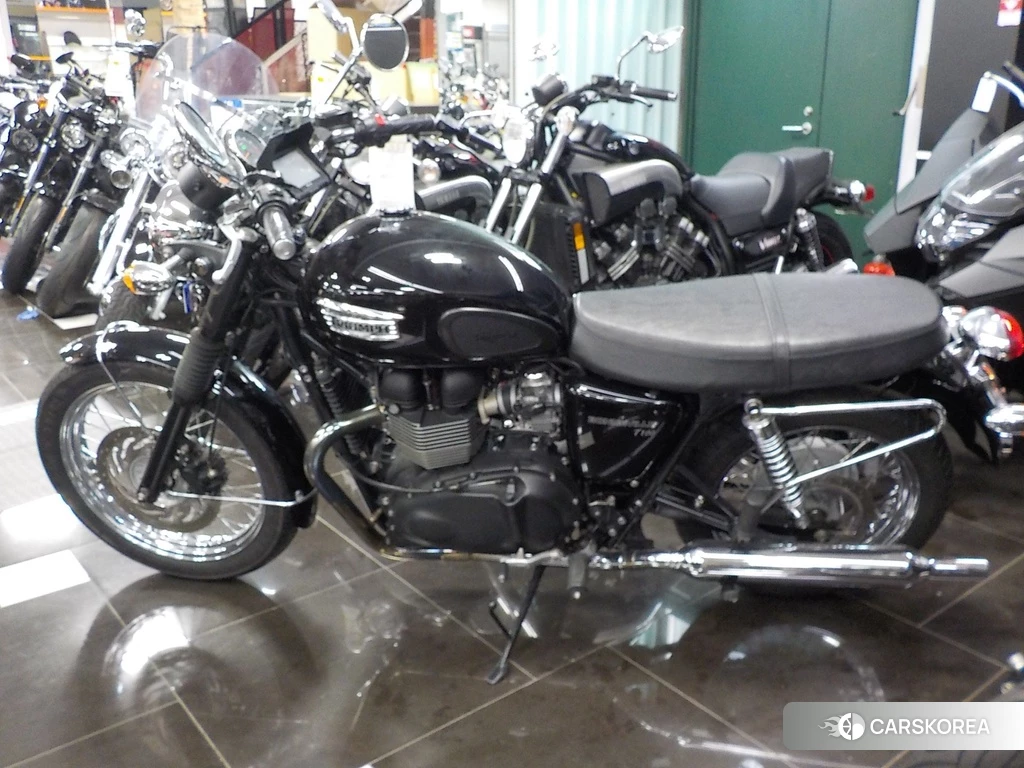 Проданный Triumph BONNEVILLE T100 2013 из Японии, фото 2