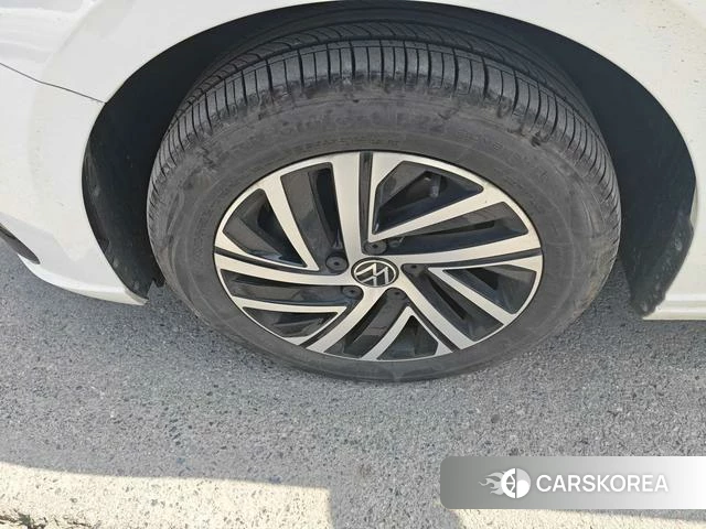 Volkswagen Lavida 2024 Белый из Китая, фото 2