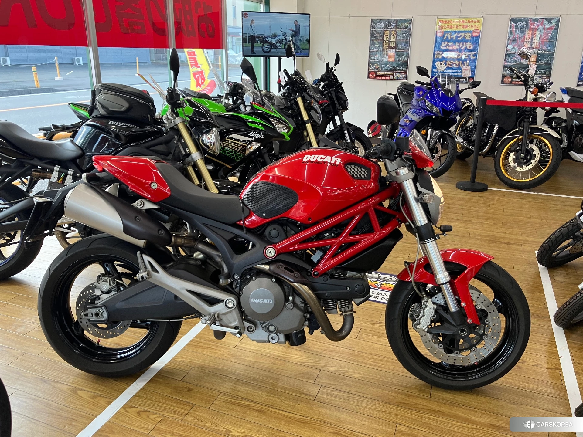 Проданный Ducati MONSTER 696 2013 из Японии, фото 2