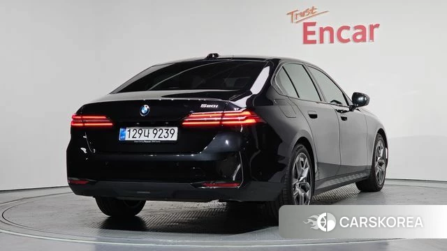 BMW 5 Series (G60) id 3921603 из Кореи 12