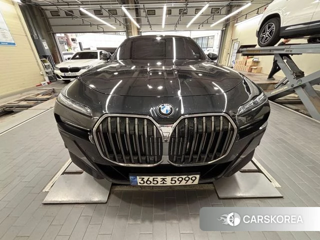 BMW 7 Series (G70) 2024 Черный из Кореи, фото 2