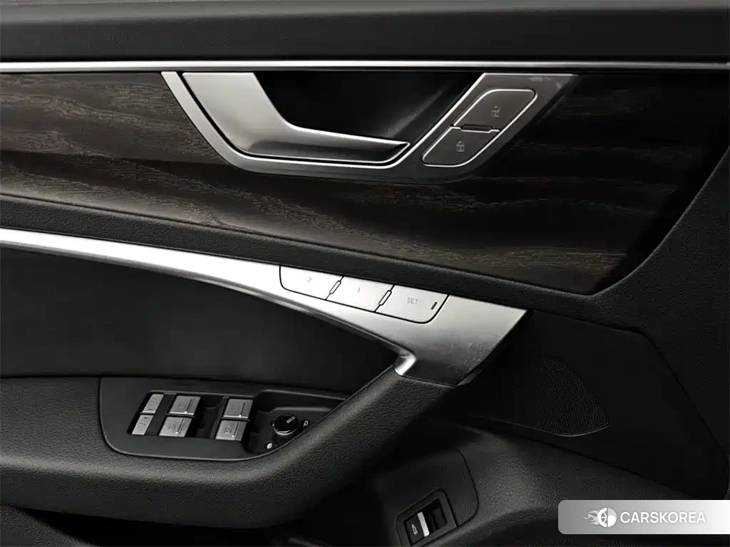 Audi A6L id 4629465 из Китая 10