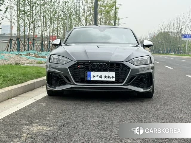 Audi RS 5 2021 Темно-серый из Китая, фото 2