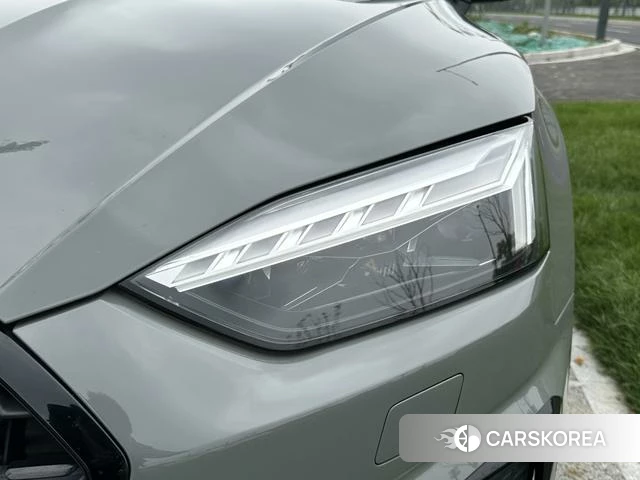 Audi S5 2023 Серебристо-серый из Китая, фото 3
