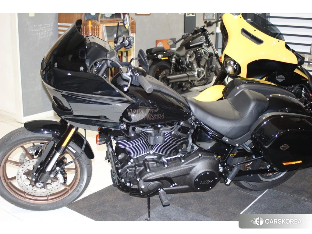 Проданный Harley-Davidson Softail Low Rider ST FXLRST1920 2023 из Японии