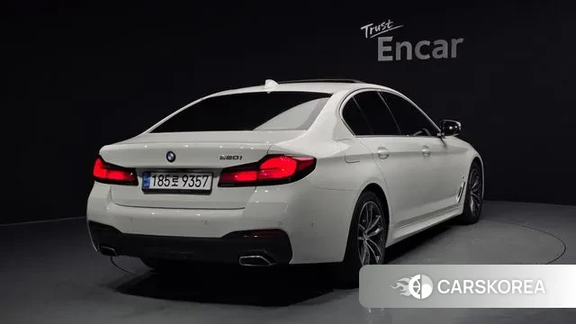 BMW 5 Series (G30) id 3546320 из Кореи 12