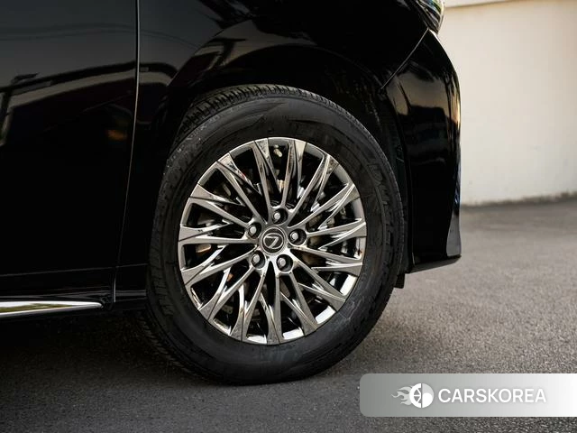 Lexus LM id 4239337 из Китая 12