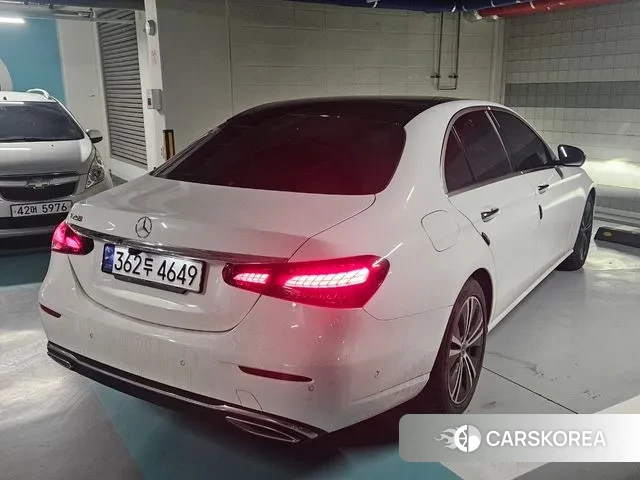 Mercedes-Benz E-Class W213 2021 Белый из Кореи, фото 2