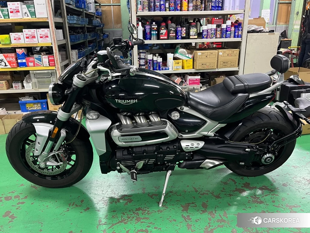 Проданный Triumph ROCKET 3 R 2020 из Японии