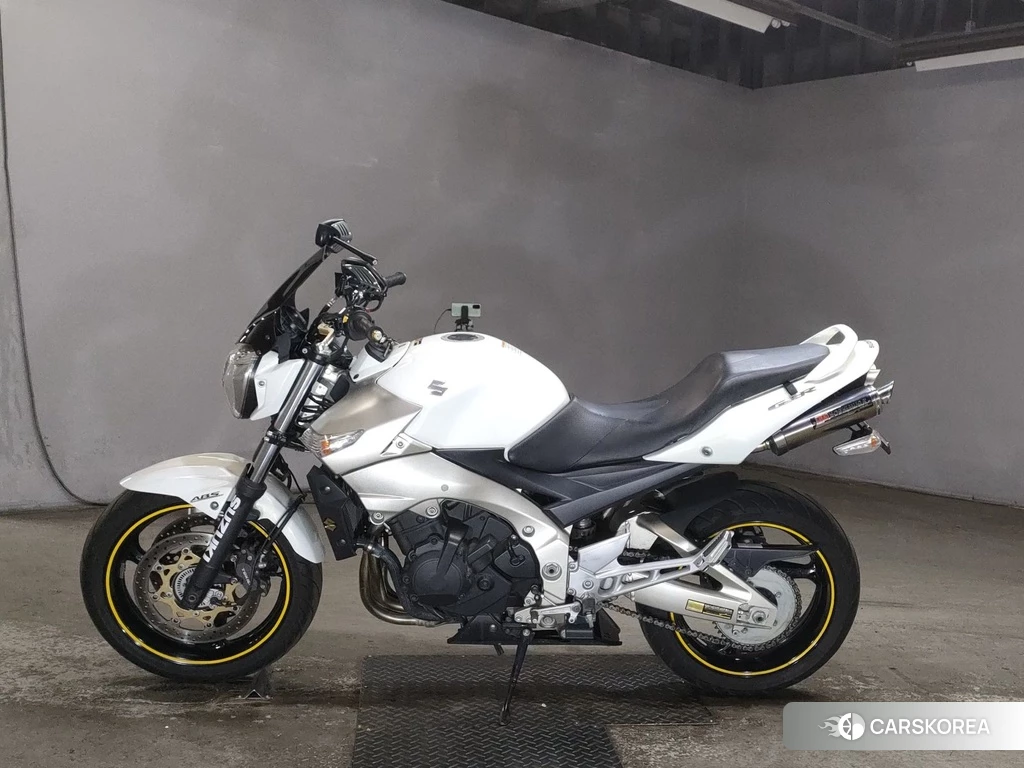 Проданный Suzuki GSR400 2010 из Японии, фото 2