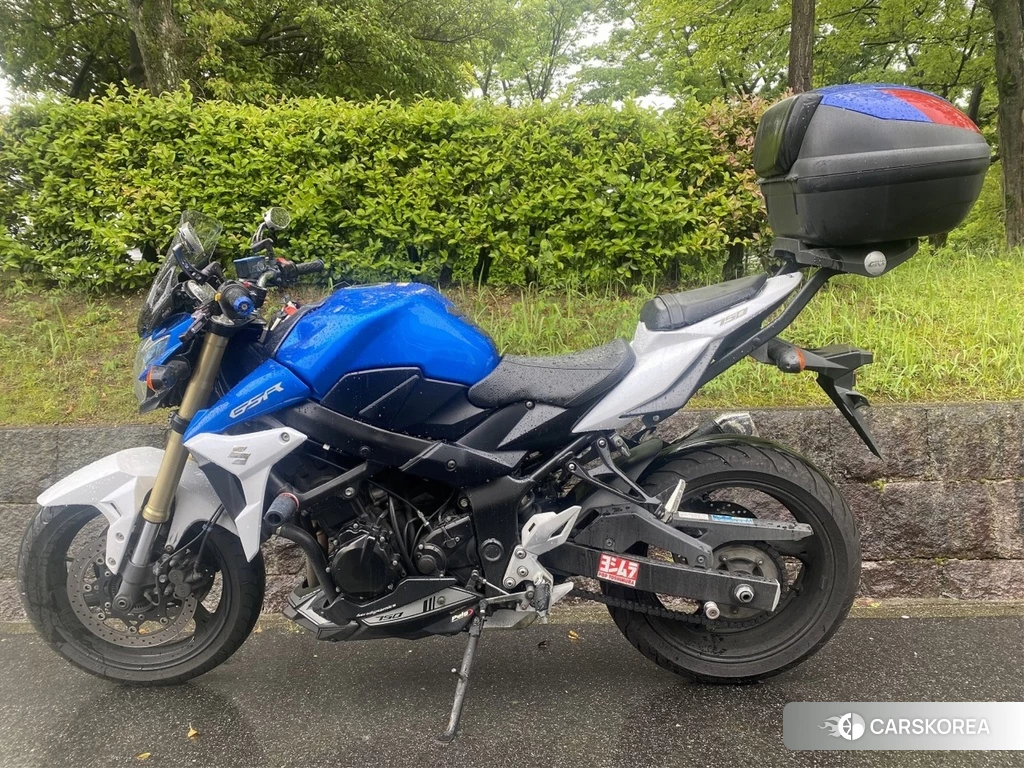 Проданный Suzuki GSR750 2014 из Японии, фото 2