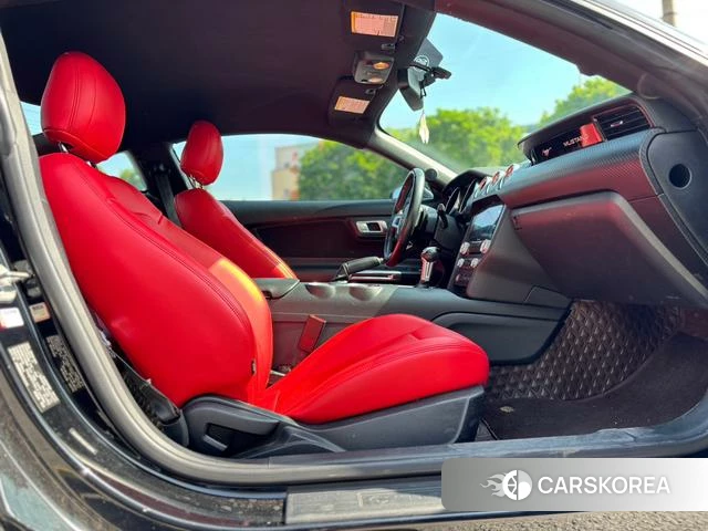 Ford Mustang 2022 Черный из Китая, фото 4