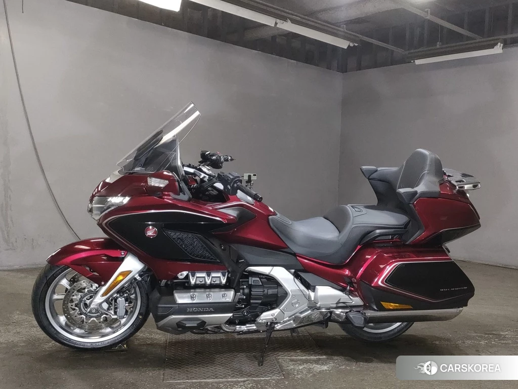 Проданный Honda GL1800 TOUR 2018 из Японии, фото 2