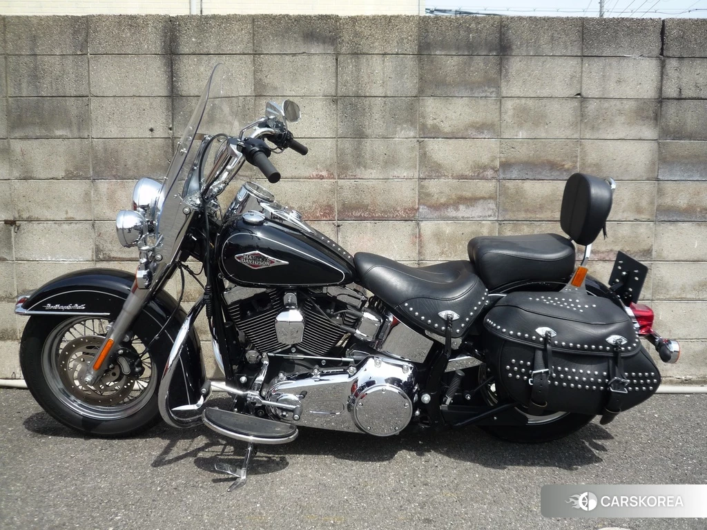 Проданный Harley-Davidson Heritage Softail Classic FLSTC 2012 из Японии, фото 2