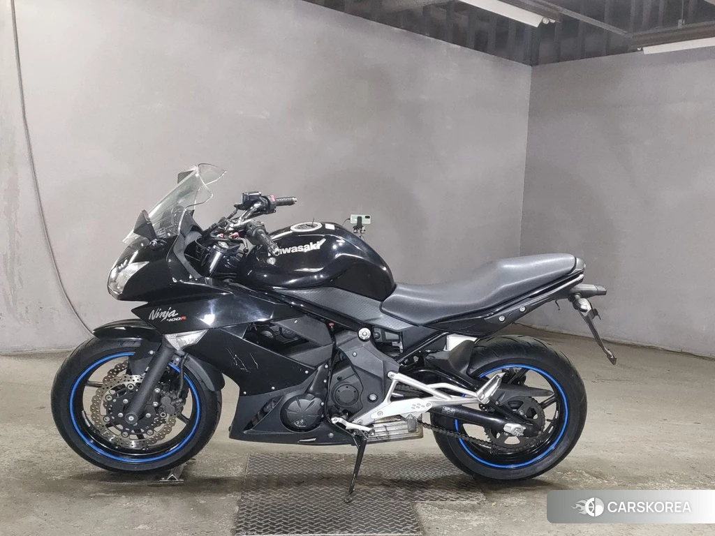 Проданный Kawasaki NINJA 400R 2011 из Японии, фото 2