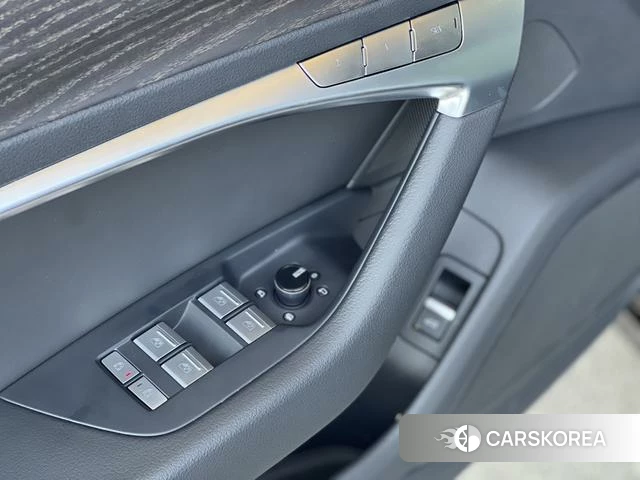 Audi A6L id 4277877 из Китая 7