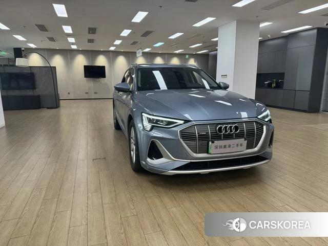 Audi e-tron 2023 Синий из Китая, фото 2