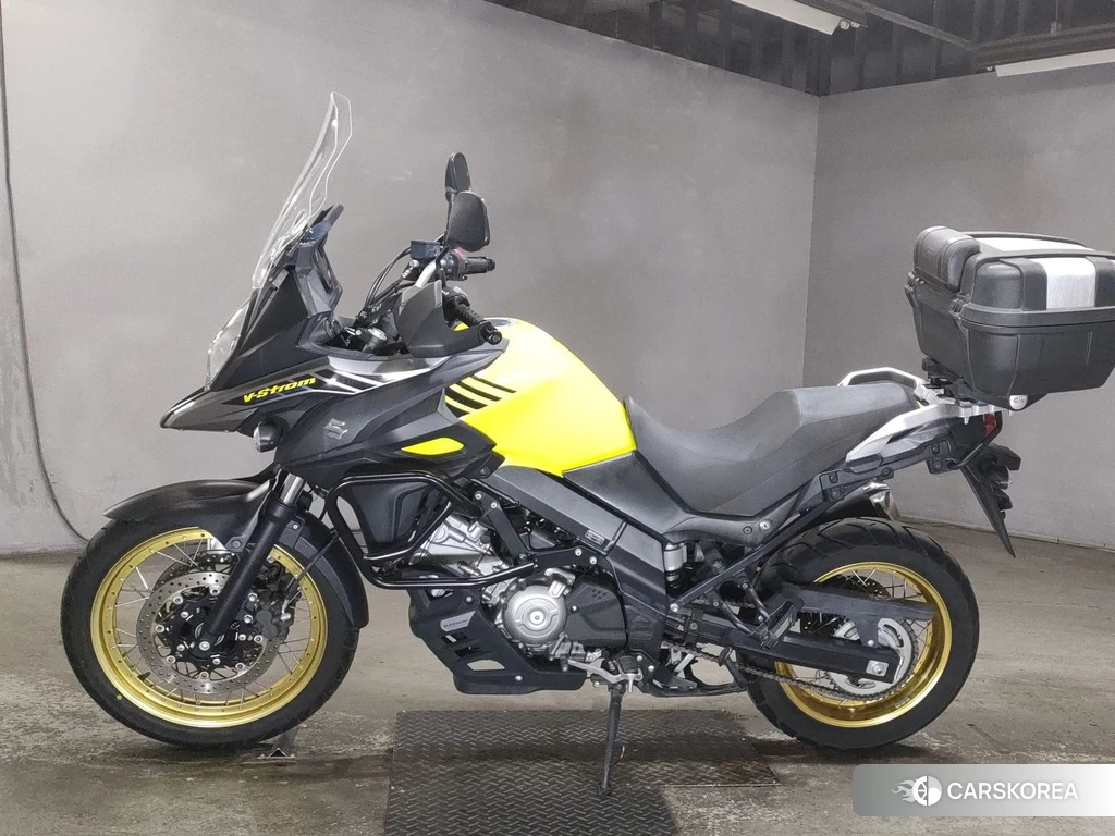 Проданный Suzuki V-STROM 650 XT 2018 из Японии