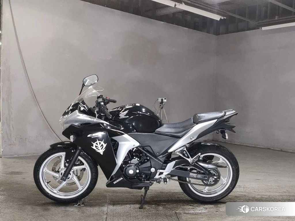 Проданный Honda CBR250R 2011 из Японии