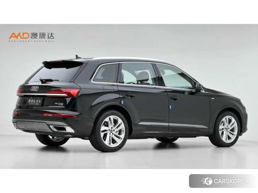 Audi Q7 2022 Черный из Китая, фото 3