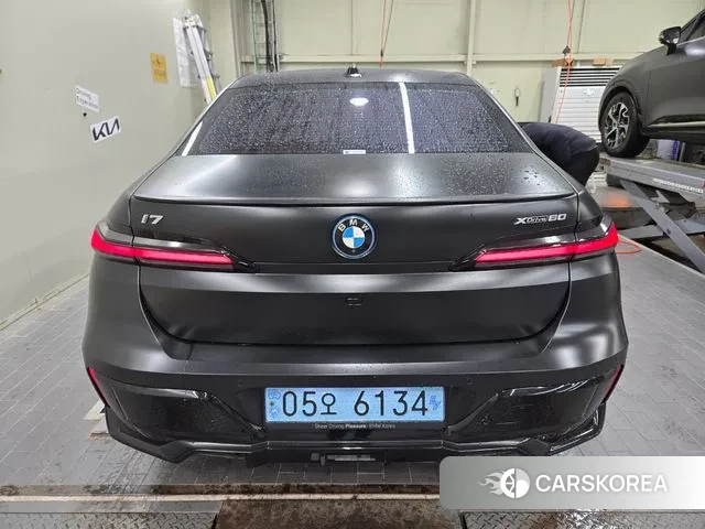 BMW i7 (G70) 2023 Черный из Кореи, фото 2