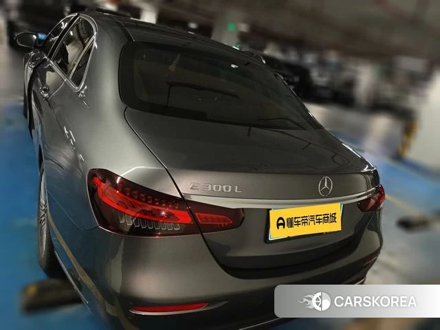 Mercedes-Benz E-class 2021 Серебристо-серый из Китая, фото 2