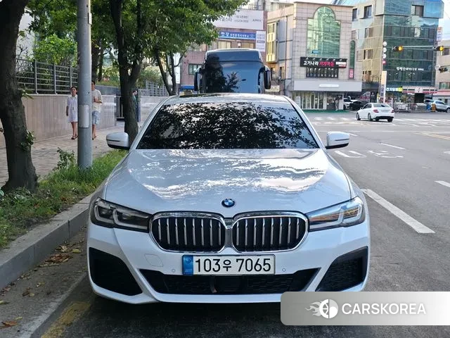 BMW 5 Series (G30) id 3070886 из Кореи 9