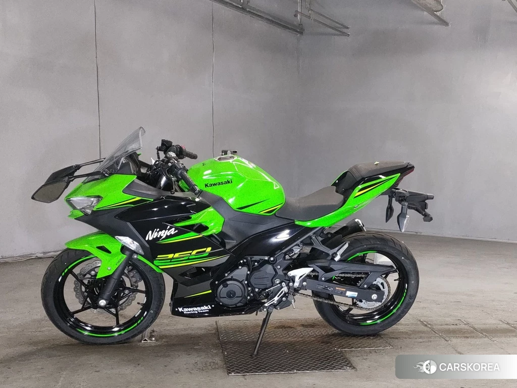 Проданный Kawasaki NINJA 250 2018 из Японии, фото 2