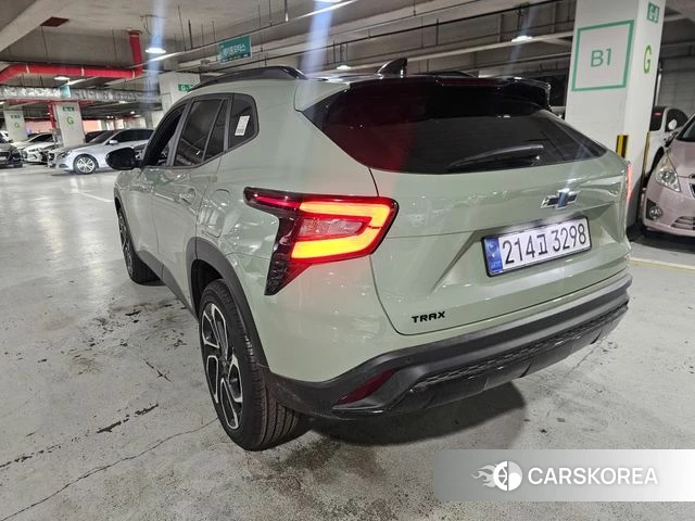 Chevrolet (GM Daewoo) Trax Crossover 2023 Серебристо-серый из Кореи, фото 4