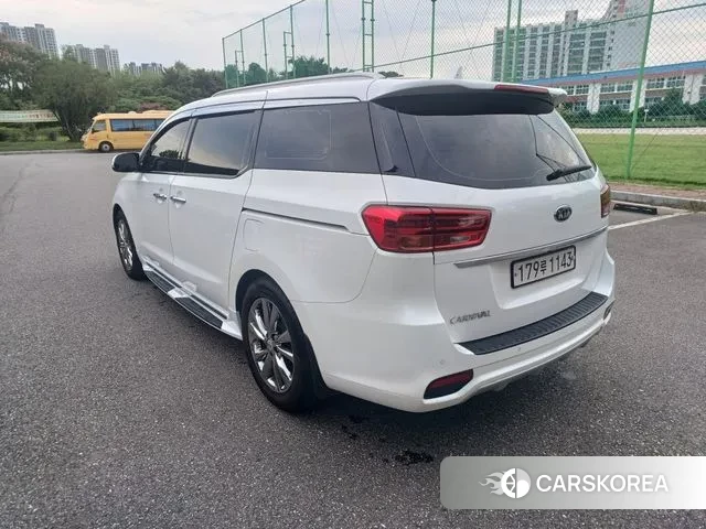 Kia The New Carnival id 2990831 из Кореи 12