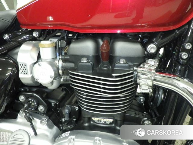 Engine photo