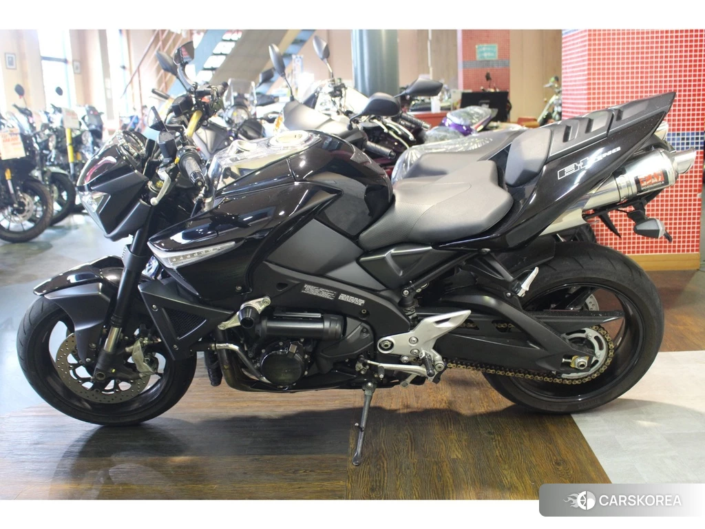 Проданный Suzuki GSX 1300 BK (B-KING) 2010 из Японии