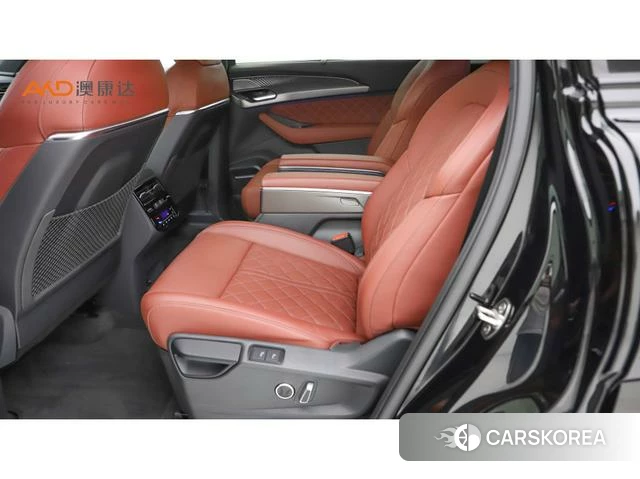 Audi Q6 2025 Черный из Китая, фото 3