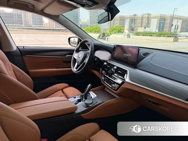 BMW 6 series GT 2024 Темно-серый из Китая, фото 2